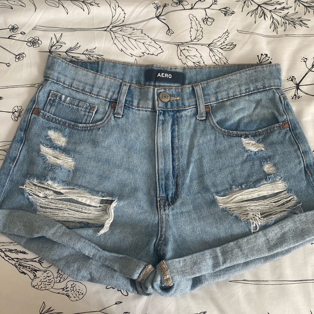 medium wash mom shorts